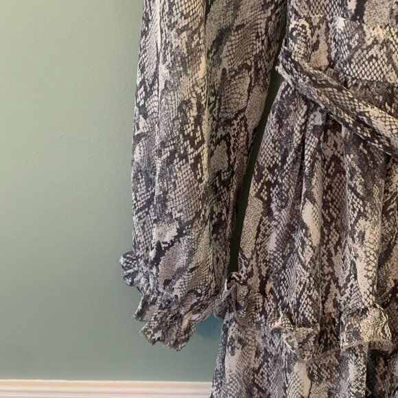 HYFVE Dress Snake Skin with cute tie long sleeve size S - Picture 7 of 7